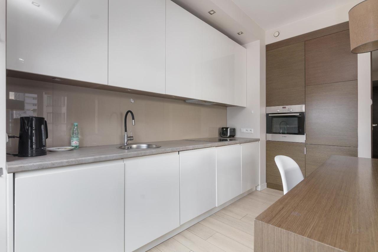 Grzybowska Platinum Apartment Tower A Varsavia Esterno foto