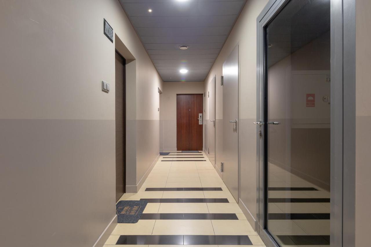 Grzybowska Platinum Apartment Tower A Varsavia Esterno foto